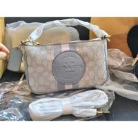 ราคา กระเป๋าแฟชั่นcoach ทรงพอช สีฟ้า (23711679366)