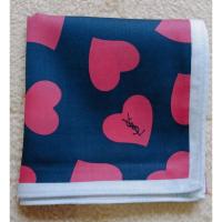 ราคา ผ้าเช็ดหน้า YSL แท้มือ2 (21091702870)