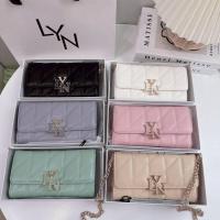 ราคา กระเป๋าสตางค์ใบยาวลิน Lyn สะพายได้มีสายโซ่แถม (ล426) (42262582045)