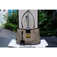 ราคา HB8223 : Used Gucci padlock bee ขนาด 10*7*4 นิ้ว (12144838399)