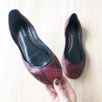 ราคา รองเท้ามือสอง celine s.38 Authentic% สีแดงเบอร์กันดี สดใสต้อนรับคริสมาสต์ใส่ต่อได้อีกยาวค่ะ (1635140215)