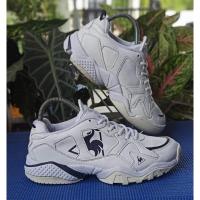 ราคา รองเท้ามือสองของแท้le coq sportif size 38.5/24.5 cm(6.5us) (19075656297)