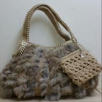 ราคา กระเป๋าถัก Handmade ขนสัตว์แท้ สินค้าญี่ปุ่นมือสอง (744741646)