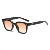 ราคา แว่นกันแดดขนาดใหญ่ LIPUPON, UV Protection Outdoor Black Shades, Vintage Ins Square Frame Outdoor Sun Glasses เหมาะสําหรับชายหาด, ท่องเที่ยว, การถ่ายภาพ (28056226649)