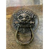 ราคา มือจับประตูทองเหลือง สิงห์คาบดาบ1 คู่ 16-18cm, 22 cmรูปหัวสิงห์โตคาบดาบ 1คู่ หัวสิงห์เคาะประตูแบบโบราณ สิงห์ติดประตู (23086682628)