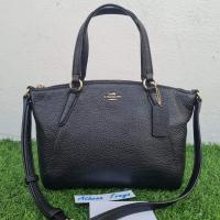 ราคา เหมือนใหม่ พัดมินิ 10" Coach ทรงพัด มือสองของแท้Coach F28994 Mini Kelsey Crossbody สีดำ, อะไหล่ทอง, หนังแท้ทั้งใบ ขนาด (16459290867)