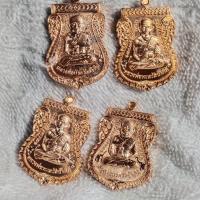 ราคา หลวงพ่อทวด-อาจารย์ทิม เจริญพรเลื่อนสมณศักดิ์ ปี2559หลัง อ.ทิม 3องค์ หลังท่านพ่อคล้าย 1องค์ รวม4องค์ประกันแท้ทองแดงผิวไฟ (40567802954)