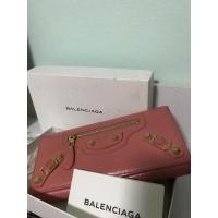 ราคา ขายกระเป๋าสตางค์balenciagaสีชมพู สภาพใช้งาน (6661288890)