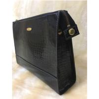 ราคา Used Like New ! แบรนด์ Valentino Christy กระเป๋าคลัช อัดลายหนังจระเข้สีดำเงา (1076029084)