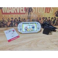 ราคา PS VITA รุ่น2000 หน้าขาวหลังเหลืองแปลงแล้ว เมม 64 gb อุปกรณ์ครบพร้อมเล่น (22689232456)