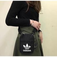 ราคา พร้อมส่งกระเป๋าสะพายข้าง adidas สีดำใบเล็ก (1250663743)