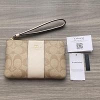 ราคา พร้อมส่งกระเป๋า Coach คล้องมือ 1 zip S สีขาวลาย C มือ 1 (21889516615)