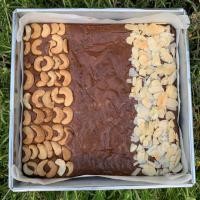 ราคา บราวนี่เนื้อฟัดจ์ ฉ่ำ แน่นด้วยช็อกโกแลตแท้ เนยสดแท้ ไม่มีส่วนผสมของมาการีน และไขมันทรานซ์ ใช้น้ำตาลและแป้งน้อยมาก (6537395757)