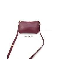 ราคา กระเป๋ามือสอง กระเป๋าหนังแท้ กระเป๋าครอสบอดี้ 2 ช่องซิป อะไหล่สีทอง สายยาวเดิม สายปรับได้ แบรนด์ MCLANEE (3096419004)