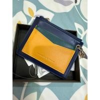 ราคา Charles & Keith Two-Tone Zip Pocket Card Holder แท้จากshop100% (23945847224)