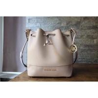 ราคา พร้อมส่ง Michael Kors Trista Black Saffiano Leather Medium Bucket Bag #35H8GT7M2U (5913440899)