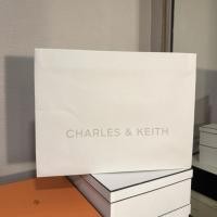 ราคา ถุงกระดาษ Charles and Keith ของแท้ สภาพดี (20583391213)