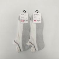 ราคา UNIQLO ยูนิโคล่ บล็อกสีกีฬาถุงเท้าสั้นกีฬากองถุงเท้าสั้นใหม่ต้นฉบับ (24059999122)