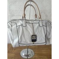 ราคา กระเป๋า Guess ของแท้ (26704037450)