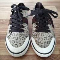 ราคา (มือสอง) รองเท้าผ้าใบ Guess (Authentic) (2602359153)