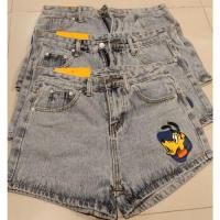 ราคา กางเกงยีนส์สั้น ยีนส์ขาสั้นสกรีนลายการ์ตูน (สินค้ามือหนึ่ง) (6391680977)