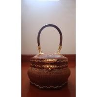 ราคา (ใหม่) กระเป๋าย่านลิเภาสีน้ำตาลอ่อน (ทรง8เหลี่ยม) จากฝีมือชาวบ้านชุมชน นครศรีธรรมราช (4647400229)