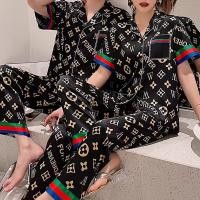 ราคา cupandy ชุดนอนสไตล์ชาแนลสำหรับผู้หญิง สัมผัสเย็นสบายในฤดูร้อน ชุดอยู่บ้านผ้าไหมน้ำแข็งบางๆ สามชิ้น (44200930499)