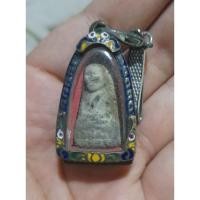 ราคา หลวงปู่ทวด รุ่นแรก พิมพ์พระรอดเล็ก เนื้อว่าน ปี 2497 (44102375713)