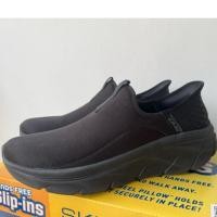 ราคา รองเท้าเดินSkechers D’Lux Walker Slip-Ins สีดำ มือสอง (28886474825)