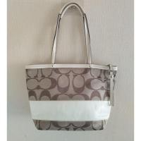 ราคา Coach แท้ ทรง tote มือสอง (28753858447)