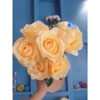 ราคา ดอกกุหลาบ สีเหลือง อ่อน ช่อละ 5 ดอก กุหลาบปลอม ดอกไม้ประดิษฐ์ ทำจากผ้า สีสันสดใส สวยงาม (23364129108)