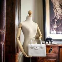 ราคา กระเป๋า GIVENCHY VINTAGE HAND BAG แบรนด์แท้ (29560641028)