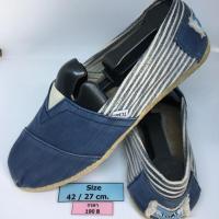 ราคา รองเท้า Toms มือ2 ของแท้ (696410514)