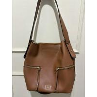 ราคา [Pre-loved] กระเป๋าสะพาย ELLE Natasha ของแท้ (25856270833)