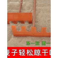 ราคา คราดเหล็กการเกษตรพื้นดินทําความสะอาดไก่จัดการอบแห้งข้าวสาลีธัญพืชมัลติฟังก์ชั่มีดโกนเหล็กแมงกานีสหนาเมล็ดพืชเหล็กคราด (24297365545)