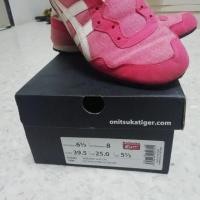 ราคา รองเท้า​​ Onitsuka​ Tiger Stripes มือสองสภาพดี​ แท้100% (2169247110)