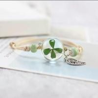 ราคา สร้อยข้อมือดอกไม้ ข้อมือ กำไล กำไลข้อมือ ดอกไม้แห้ง ข้อมือเชือก ใบโคลเว่อร์ กำไลนำโชค สีเขียว (1121358955)