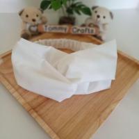 ราคา Tommy Crafts ผ้าคาดผมแบบไขว้ผ้าไหมอิตาลี สีขาวนวล Off White Turban twist Headband (52750678945)