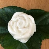 ราคา สบู่นมแพะ และนมข้าว (GOAT &RICE MILK) ขนาด 50 กรัม สบู่สมุนไพรเนียมหอม (1834096429)