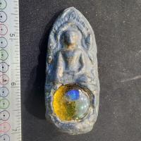 ราคา พระลือโขงสองหน้าเนื้อชิน บนเม็ดพระธาตุ กรุดอยไซ (27038394549)