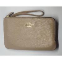 ราคา กระเป๋า Coach คล้องมือ2 ซิป สีToupe ของแท้ มือ 2 ใช้งาน 2 วัน ใหม่มาก (18738357622)