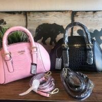 ราคา กระเป๋าสะพายoutlet guess (1774695672)
