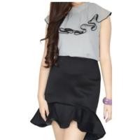 ราคา ชุดเซ็ต (เสื้อ+กระโปรง)เสื้อสีเทา_ผ้าชีฟอง อก 34 ยาว 24/กระโปรงดำ_ผ้าฮานาโกะ เอว 26 สะโพก 36 ยาวหน้า17ยาวหลัง20นิ้ว (25639630723)