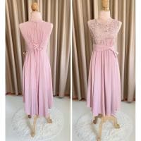 ราคา เดรสออกงานแบรนด์ญี่ปุ่น สีชมพู คัตติ้งเนี๊ยบ ด้านบนเป็นลูกไม้ ด้านหลังตกแต่งริบบิ้นน่ารักมากๆ แบรนด์ญี่ปุ่น แท้ (27225474030)