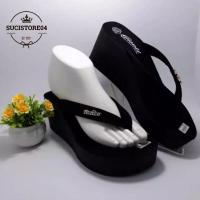 ราคา รองเท้าแตะส้นเตารีดแฟชั่นสตรีรองเท้าแตะทรงสูง 5 ซม. รองเท้าแตะผู้หญิงเทรนด์ใหม่ (43672079037)