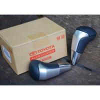 ราคา หัวเกียร์ออโต้ TOYOTA รุ่นใหม่ จับนุ่มถนัดมือ สีบรอนด์เงิน หนังดำแท้ ปลายโคเมี่ยมแท้ สำหรับรถโตโยต้า ออโต้หลายรุ่น (5340121461)