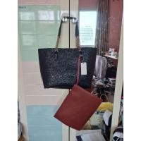 ราคา กระเป๋า Charles&Keith ใบใหญ่ แถมใบเล็กสีแดงด้านใน (15641554942)