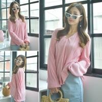 ราคา เสื้อคอวีอัดพลีท สีชมพูเสื้อผู้หญิง สีพื้น แขนยาว ผ้าซาตินอัดพลีท เนื้อผ้าดีมาก ใส่สบาย (9930701940)