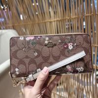 ราคา กระเป๋าสตางค์ใบยาวcoach ซิปรอบ พร้อมส่ง (16923660762)