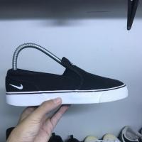 ราคา Nike Toki Slip Canvass Size 38.5(24.5cm)มือสองของแท้ (1456219047)